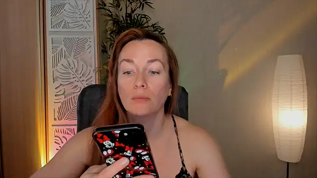 RebeccaMartinez online show from April 14, 1:33 pm