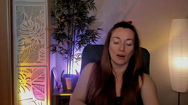 RebeccaMartinez online show from April 15, 1:33 pm