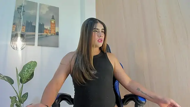LauraBonnet7 online show from July 19, 8:44 pm