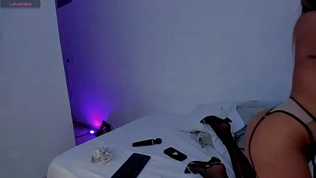 AnitaHaywood  online show from October 7, 8:46 pm