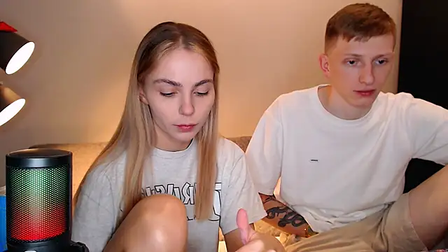 juliaanddima online show from October 22, 11:32 pm