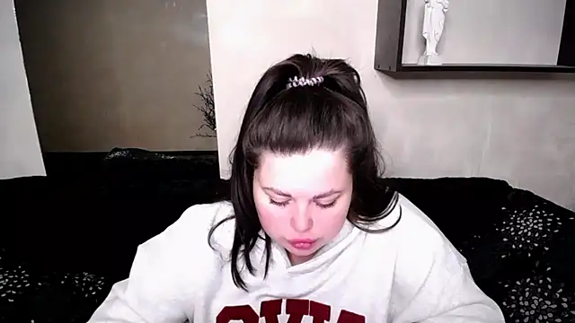 Emily Mo online show from October 23, 6:41 am