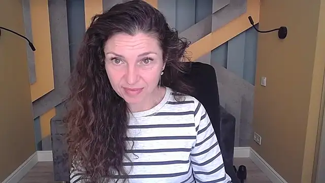 EllaLong online show from November 2, 12:30 pm