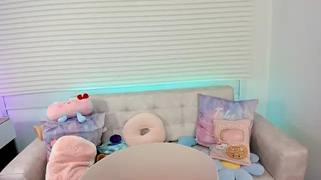 tinysara online show from September 11, 4:29 pm