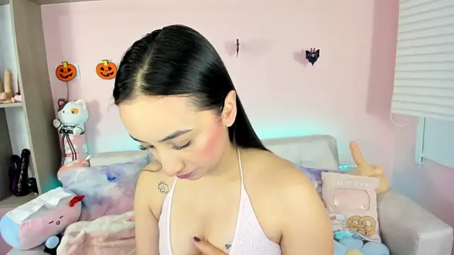 tinysara online show from October 10, 4:34 pm