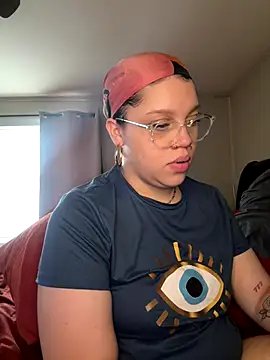 Snapshot of QueenNuttCollector chatting on September 24, 3:00 pm QueenNuttCollector online show from September 24, 3:00 pm