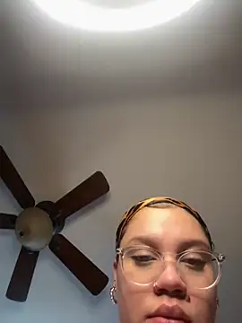 Snapshot of QueenNuttCollector chatting on October 23, 4:46 pm QueenNuttCollector online show from October 23, 4:46 pm