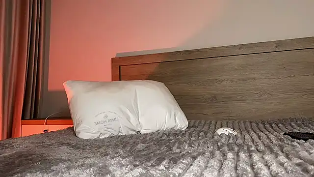 Pi-x-ie online show from April 26, 5:43 pm