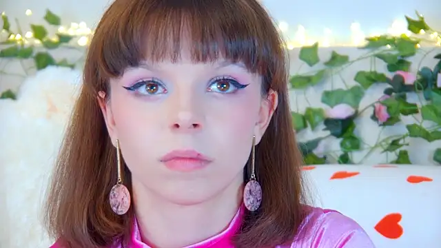 ElisabethDavis online show from April 18, 6:21 pm