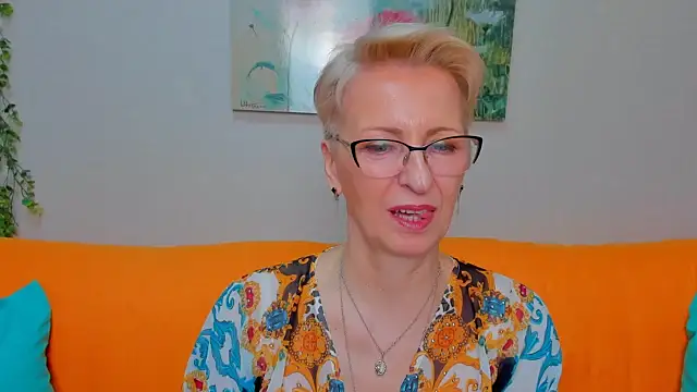 iamyourdream89 online show from April 17, 11:12 am