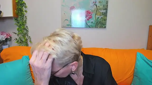 iamyourdream89 online show from November 17, 6:41 pm