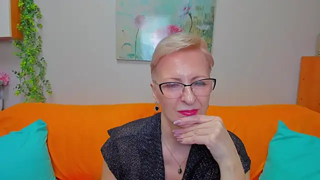 iamyourdream89 online show from April 2, 2:47 pm