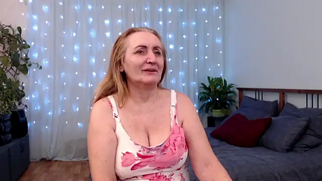 MilaWantFunXXX online show from December 17, 8:24 pm