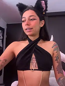 amber yull online show from March 1, 2:39 pm