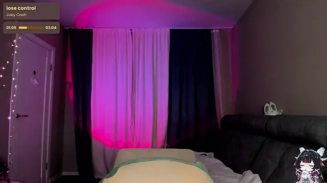 p1nkypaws online show from April 4, 9:24 pm