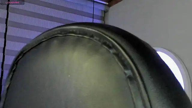 natasha logan  online show from April 5, 4:55 am