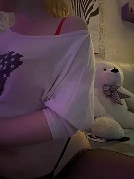 JLA kiss online show from April 10, 7:09 pm