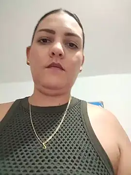 Mia Hampton online show from May 19, 9:00 pm