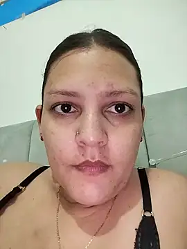 Mia Hampton online show from May 28, 3:32 pm
