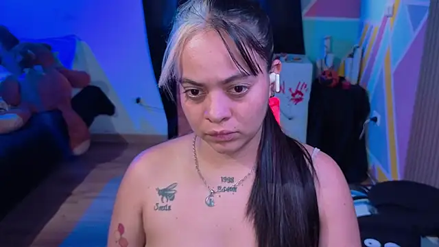 Cuttiealice online show from October 27, 7:19 pm