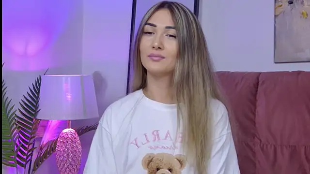 NicolLopeze online show from October 3, 12:43 pm