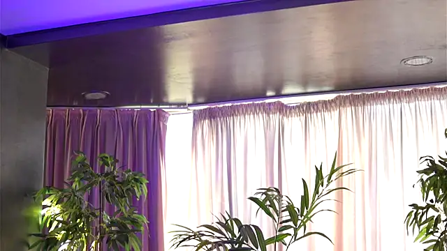 HotSkinnyX online show from September 18, 6:12 am