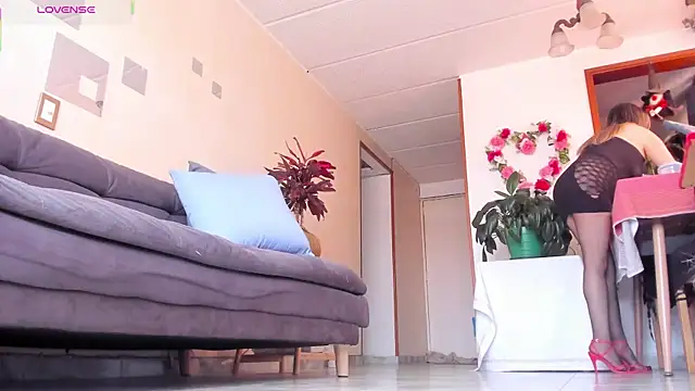 charlize legs online show from March 1, 4:07 pm