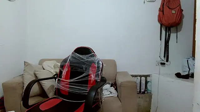 angelamarie1 online show from December 18, 1:05 pm