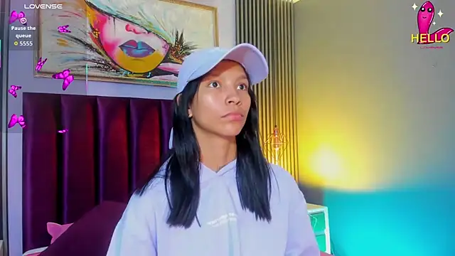 LauraAristizabal online show from February 3, 12:43 pm