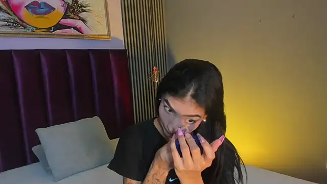 LauraAristizabal online show from May 29, 12:14 pm