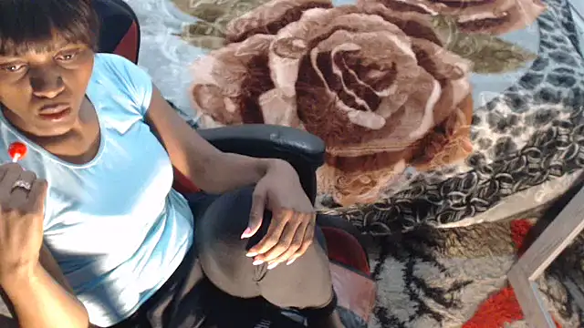 sexyjustin202 online show from September 12, 3:29 am