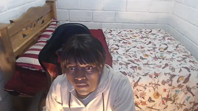 sexyjustin202 online show from October 11, 2:38 am