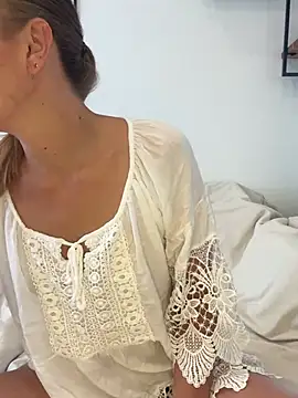 Sweet Schnitte online show from June 1, 7:54 am