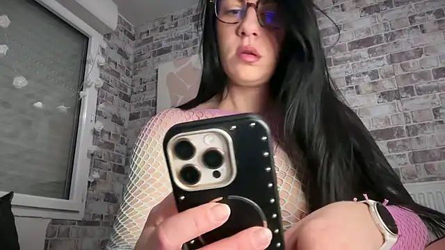 VictoriAthena online show from March 15, 5:15 pm