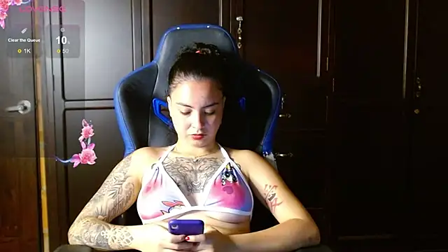 jaydensalvatore  online show from October 14, 10:45 pm