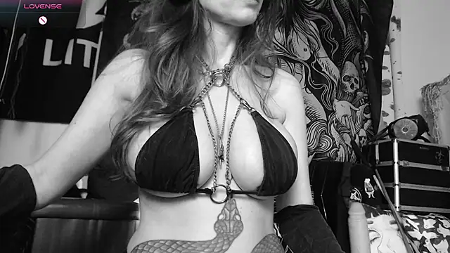 Silentmary online show from February 18, 2:10 am