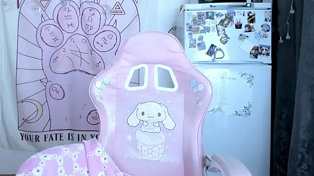 Holy420lolii online show from July 22, 7:15 pm