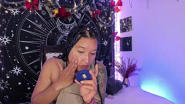 Eva Lee  online show from December 4, 9:00 am