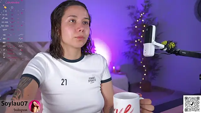 imjess01 online show from April 20, 3:48 pm