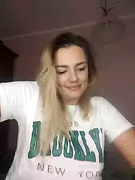 KrissSexi online show from October 13, 5:10 am