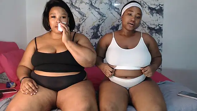 SexyAmeena2002 online show from April 18, 12:35 am