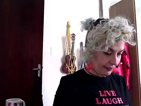 MariLouM online show from July 28, 3:21 pm
