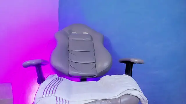 sofi elfqueen online show from November 29, 10:36 pm