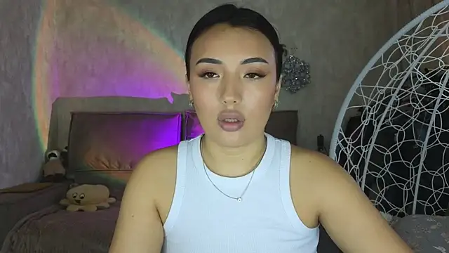 lily  foster online show from November 5, 7:24 am