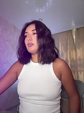 lily  foster online show from April 14, 2:39 pm