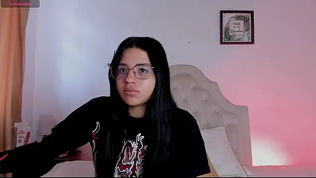 Snapshot of aliice_walker_ chatting on September 15, 1:30 pm aliice walker online show from September 15, 1:30 pm
