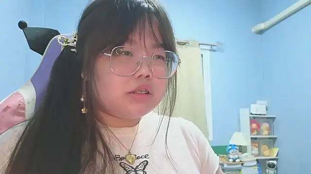 ANNELIESE  online show from September 20, 3:32 pm