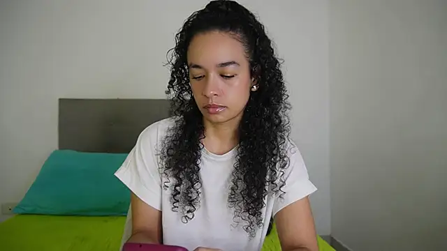 angela  98 online show from December 2, 9:22 am