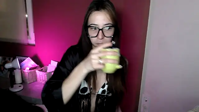 Sofiasweetsecret online show from April 12, 2:36 am