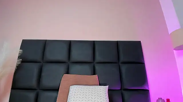 NoraDasilva online show from January 9, 12:59 am